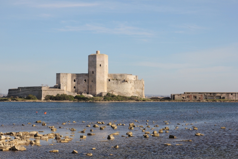 Castello della Colombaia - obrony zamek na wyspie u wejścia do portu w Trapani